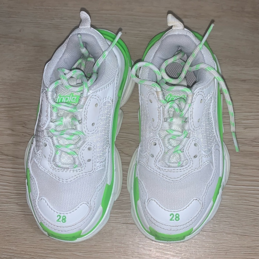 Balenciaga triple S sneakers green